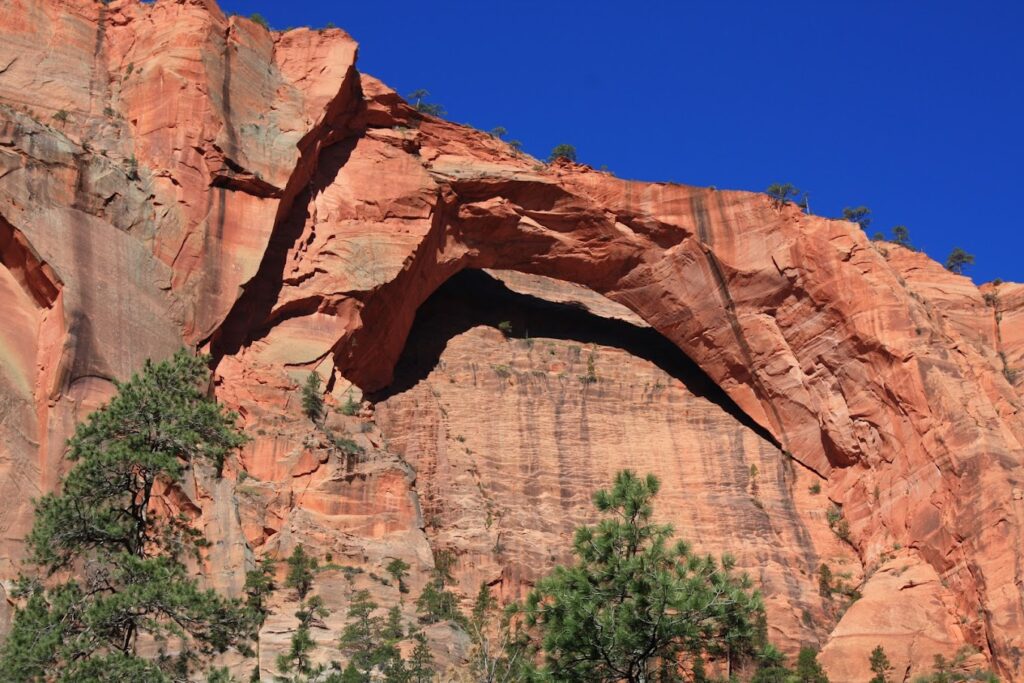 Arch in Kolob canyon
